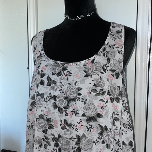Torrid floral tank - Picture 7 of 11